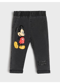 Sinsay - Jeansy z ociepleniem z nadrukiem Mickey Mouse - szary ze sklepu Sinsay w kategorii Spodnie i półśpiochy - zdjęcie 186495577