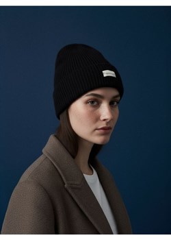 Sinsay - Prążkowana czapka beanie - czarny ze sklepu Sinsay w kategorii Czapki zimowe damskie - zdjęcie 186495588