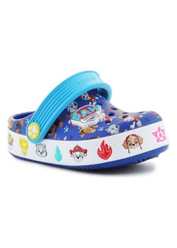Crocs Chodaki &quot;Paw Patrol Crocband IV&quot; w kolorze niebieskim ze wzorem ze sklepu Limango Polska w kategorii Klapki dziecięce - zdjęcie 186497925
