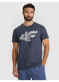 Męski t-shirt z nadrukiem 4F 4FWAW25TTSHM3132 - granatowy ze sklepu Sportstylestory.com w kategorii T-shirty męskie - zdjęcie 186503117