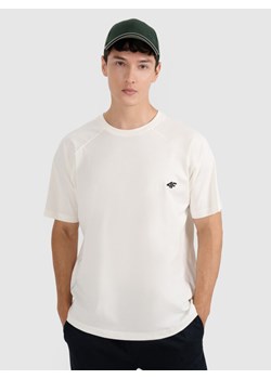 Męski t-shirt oversize 4F 4FWAW25TTSHM2373 - biały ze sklepu Sportstylestory.com w kategorii T-shirty męskie - zdjęcie 186512419