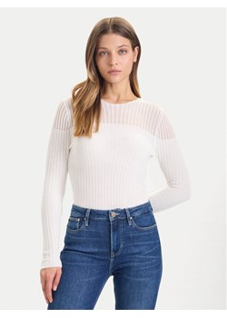 Guess Sweter W5BR62 Z0890 Écru Slim Fit ze sklepu MODIVO w kategorii Swetry damskie - zdjęcie 186541406