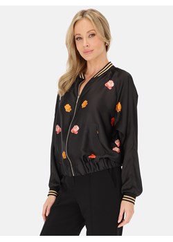 Bluza damska satynowa z motywem kwiatów bomberka L'AF Bona ze sklepu Eye For Fashion w kategorii Bluzy damskie - zdjęcie 186552285