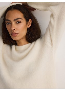 Reserved - Sweter z wełną z alpaki - złamana biel ze sklepu Reserved w kategorii Swetry damskie - zdjęcie 186555068