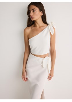 Reserved - Asymetryczny top z wiskozy - biały ze sklepu Reserved w kategorii Bluzki damskie - zdjęcie 186563106