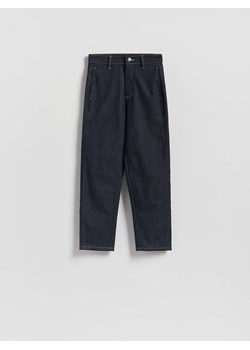 Reserved - Jeansy chino slim fit - granatowy ze sklepu Reserved w kategorii Jeansy damskie - zdjęcie 186575265