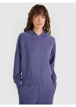 Damska bluza dresowa nierozpinana z kapturem 4F 4FWAW25TSWSF1834 - niebieska ze sklepu Sportstylestory.com w kategorii Bluzy damskie - zdjęcie 186579966