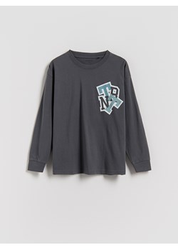 Reserved - Bawełniany longsleeve - ciemnoszary ze sklepu Reserved w kategorii Bluzy chłopięce - zdjęcie 186593479