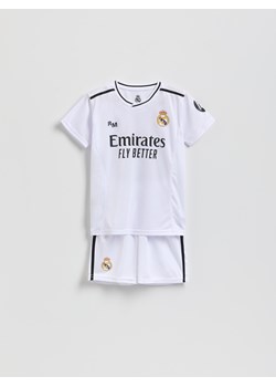 Reserved - Komplet Real Madrid Mbappe - biały ze sklepu Reserved w kategorii Spodnie chłopięce - zdjęcie 186596598