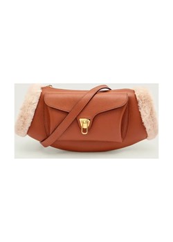 Coccinelle Skórzana torebka na ramię BEAT | shearling ze sklepu Gomez Fashion Store w kategorii Torebki damskie - zdjęcie 186610387
