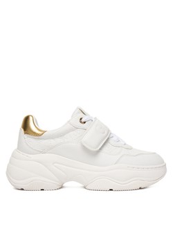 Sneakersy Guess FLFHNN ELE12 Biały ze sklepu eobuwie.pl w kategorii Buty sportowe damskie - zdjęcie 186630979