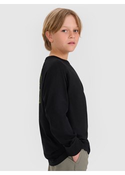 Chłopięcy longsleeve z nadrukiem 4F 4FJWAW25TLONM484 - czarny ze sklepu Sportstylestory.com w kategorii T-shirty chłopięce - zdjęcie 186631765
