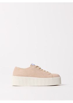 Mohito - Skórzane sneakersy - beżowy ze sklepu Mohito w kategorii Trampki damskie - zdjęcie 186632015