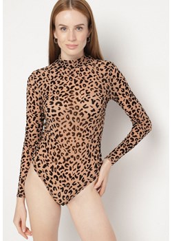 Beżowe Body w Panterkę z Domieszką Wiskozy z Długim Rękawem i Stójką Eclana ze sklepu born2be.pl w kategorii Body damskie - zdjęcie 186634538