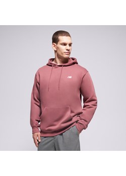 NEW BALANCE BLUZA Z KAPTUREM SPORT ESSENTIALS FLEECE HOODIE ze sklepu Sizeer w kategorii Bluzy męskie - zdjęcie 186640078