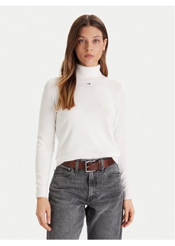 Tommy Jeans Golf Essential DW0DW21672 Écru Regular Fit ze sklepu MODIVO w kategorii Swetry damskie - zdjęcie 186642269