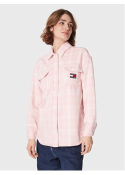 Tommy Jeans Koszula DW0DW15035 Różowy Relaxed Fit ze sklepu MODIVO w kategorii Koszule damskie - zdjęcie 186655227