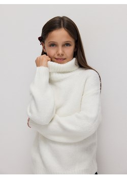 Reserved - Gładki sweter z golfem - złamana biel ze sklepu Reserved w kategorii Swetry dziewczęce - zdjęcie 186681815
