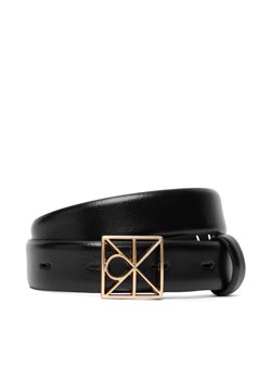 Pasek Damski Calvin Klein Emblem Buckle 25Mm Fixed Smooth LV04F7072G Czarny ze sklepu eobuwie.pl w kategorii Paski damskie - zdjęcie 186688676