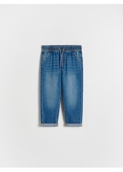 Reserved - Jeansy Carrot - niebieski - id: 301CJ-55J - marki Reserved - 186694889 Reserved - Jeansy Carrot - niebieski ze sklepu Reserved w kategorii Spodnie chłopięce - zdjęcie 186694889
