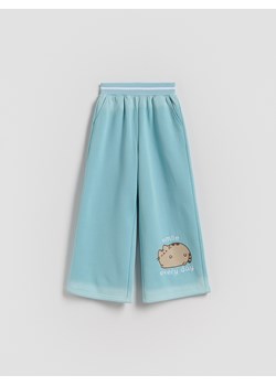 Reserved - Szerokie spodnie Pusheen - jasnoniebieski ze sklepu Reserved w kategorii Spodnie dziewczęce - zdjęcie 186701835
