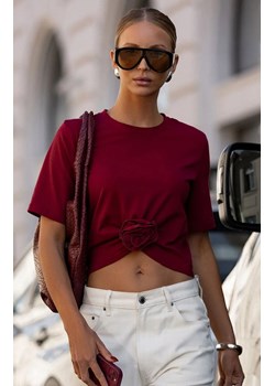 Bordowy t-shirt damski z marszczeniem i różą Elvie B56, Kolor bordowy, Rozmiar L, Ivon ze sklepu Primodo w kategorii Bluzki damskie - zdjęcie 186708987
