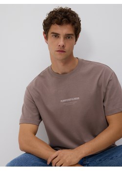 Reserved - T-shirt boxy z nadrukiem - beżowy ze sklepu Reserved w kategorii T-shirty męskie - zdjęcie 186712086