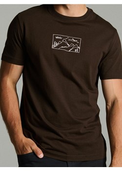 Sinsay - Bawełniana koszulka z haftem - brązowy ze sklepu Sinsay w kategorii T-shirty męskie - zdjęcie 186720349