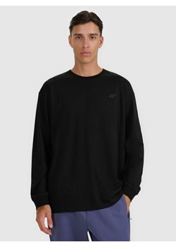 Męski longsleeve oversize z nadrukiem 4F 4FWAW25TLONM481 - czarny ze sklepu Sportstylestory.com w kategorii T-shirty męskie - zdjęcie 186725759