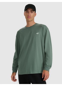 Męski longsleeve oversize z nadrukiem 4F 4FWAW25TLONM481 - oliwkowy ze sklepu Sportstylestory.com w kategorii T-shirty męskie - zdjęcie 186725768