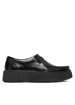 Półbuty Clarks Torhill Bee 26179111 Czarny ze sklepu eobuwie.pl w kategorii Buty sportowe damskie - zdjęcie 186729016
