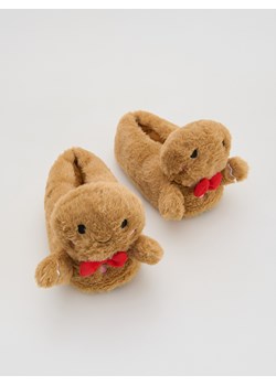 Reserved - Świąteczne kapcie - beżowy ze sklepu Reserved w kategorii Zabawki - zdjęcie 186733546