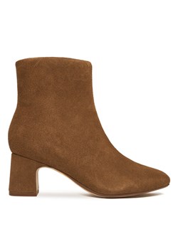 Clarks Botki Fernie Zip 26182938 Brązowy ze sklepu MODIVO w kategorii Botki - zdjęcie 186740987