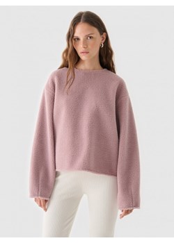 Damski polar sherpa nierozpinany Outhorn OTHWAW24TSWSF1882 - różowy ze sklepu Sportstylestory.com w kategorii Bluzy damskie - zdjęcie 186749018