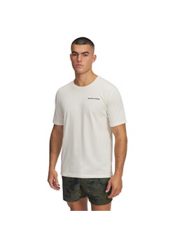 Męski t-shirt z nadrukiem Under Armour Project Rock - biały ze sklepu Sportstylestory.com w kategorii T-shirty męskie - zdjęcie 186749145
