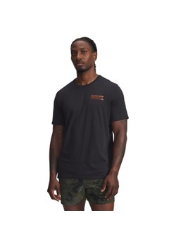Męski t-shirt z nadrukiem Under Armour Project Rock SS - czarny ze sklepu Sportstylestory.com w kategorii T-shirty męskie - zdjęcie 186749177