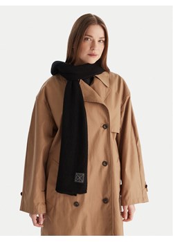 Szalik Calvin Klein Emblem LV04D8014G Czarny ze sklepu eobuwie.pl w kategorii Szaliki i chusty damskie - zdjęcie 186751127