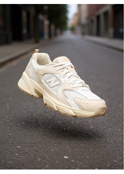 Sneakersy New Balance GR530AA Beżowy ze sklepu eobuwie.pl w kategorii Buty sportowe damskie - zdjęcie 186751288