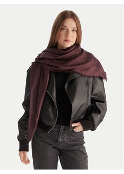 Calvin Klein Szal Emblem Aop Tonal LV04D8063G Bordowy ze sklepu MODIVO w kategorii Szaliki męskie - zdjęcie 186769065