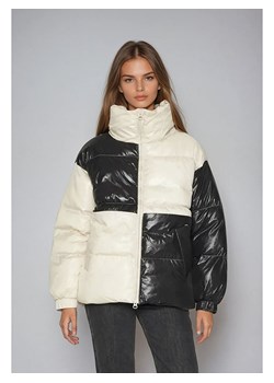 Monki Kurtka zimowa w kolorze kremowo-czarnym ze sklepu Limango Polska w kategorii Kurtki damskie - zdjęcie 186770438