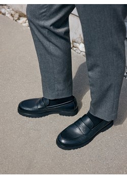 Reserved - Loafersy z imitacji skóry - czarny ze sklepu Reserved w kategorii Półbuty męskie - zdjęcie 186775655