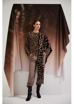 Sweter w panterkę brązowy ze sklepu Moodo.pl w kategorii Swetry damskie - zdjęcie 186778759