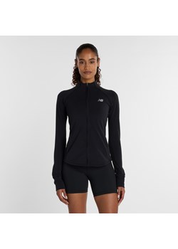 Bluza damska New Balance WJ53101BK – czarna ze sklepu New Balance Poland w kategorii Bluzy damskie - zdjęcie 186782845