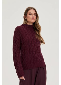 Sweter z ozdobym splotem burgundowy ze sklepu Moodo.pl w kategorii Swetry damskie - zdjęcie 186793215