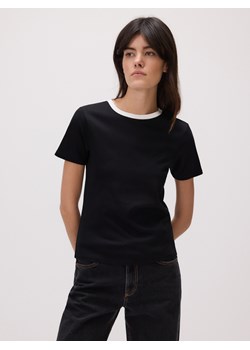 Reserved - T-shirt regular z kontrastową lamówką - czarny ze sklepu Reserved w kategorii Bluzki damskie - zdjęcie 186797548