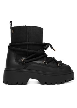 Śniegowce Tommy Hilfiger Real Shearling Laceup Snowboot FW0FW08996 Czarny ze sklepu eobuwie.pl w kategorii Śniegowce damskie - zdjęcie 186799409