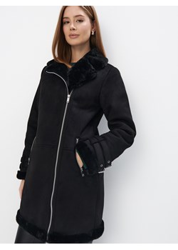 Mohito - Płaszcz ze sztucznym futerkiem - czarny ze sklepu Mohito w kategorii Płaszcze damskie - zdjęcie 186800499
