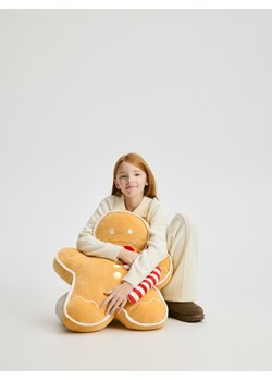 Reserved - Świąteczna poduszka piernikowy ludzik - beżowy ze sklepu Reserved w kategorii Poduszki dla dzieci - zdjęcie 186803457