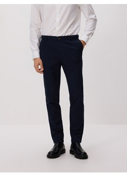 Reserved - Spodnie chino slim fit - granatowy ze sklepu Reserved w kategorii Spodnie męskie - zdjęcie 186804599
