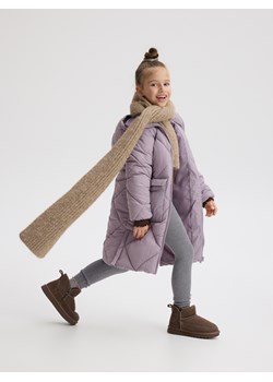 Reserved - Długi pikowany płaszcz z kapturem - lawendowy - id: 246EX-04X - marki Reserved - 186812196 Reserved - Długi pikowany płaszcz z kapturem - lawendowy ze sklepu Reserved w kategorii Płaszcze dziewczęce - zdjęcie 186812196